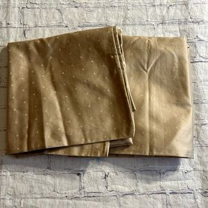 H MADE IN BAHRAIN BRAND 100% COTTON TAN PATTERN LARGE SET OF (2) PILLOW CASES